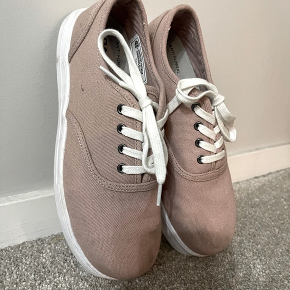 Woman’s Steel Toe PINK Canvas Shoes - Picture 3 of 3